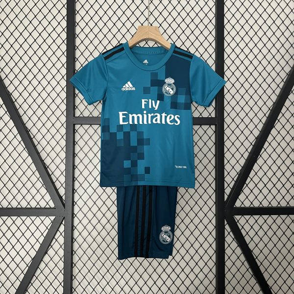 Camiseta y Pantalón corto Real Madrid 2017/18
