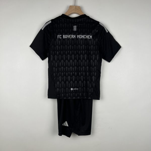 Camiseta y Pantalón corto Bayern de Múnich 2023/24 - Imagen 2