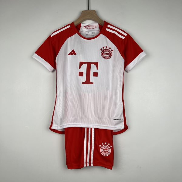 Camiseta y Pantalón corto Bayern de Múnich 2023/24