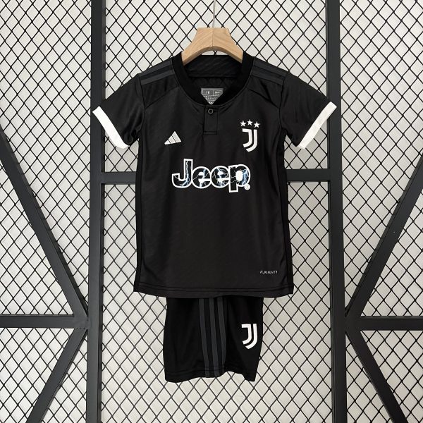 Camiseta y Pantalón corto Juventus 2023/24