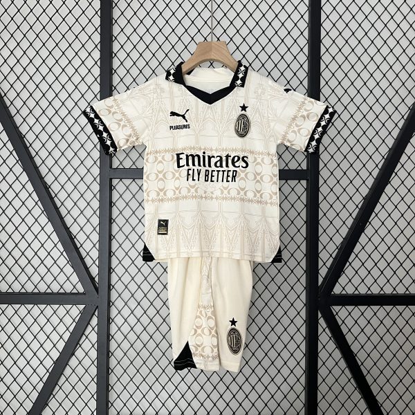 Camiseta y Pantalón corto AC Milán 2023/24
