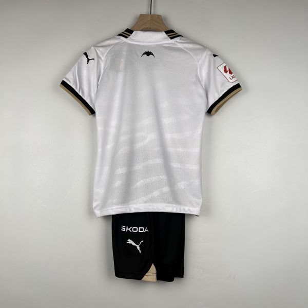 Camiseta y Pantalón corto Valencia F.C 2023/24 - Imagen 2