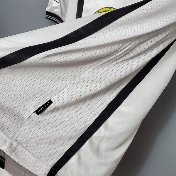 Camiseta Valencia C.F 2001 - Imagen 5