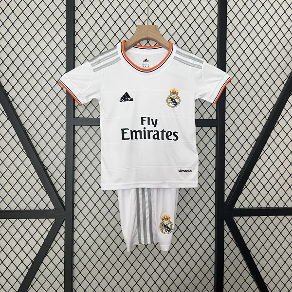 Camiseta y Pantalón corto Real Madrid 2013/14