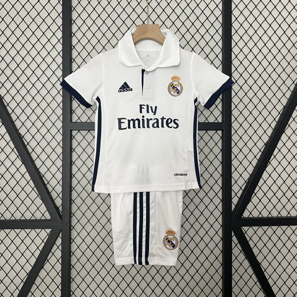 Camiseta y Pantalón corto Real Madrid 2016/17