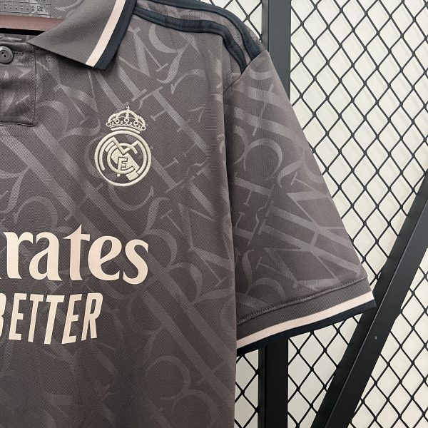 Camiseta Real Madrid Fanático 2024/25 - Imagen 5