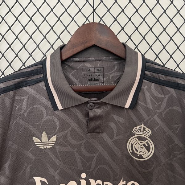Camiseta Real Madrid Fanático 2024/25 - Imagen 4