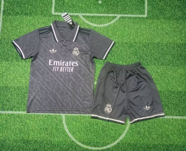 Camiseta y Pantalón corto Real Madrid 2024/25
