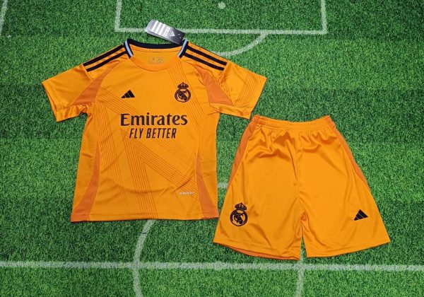 Camiseta y Pantalón corto Real Madrid 2024/25